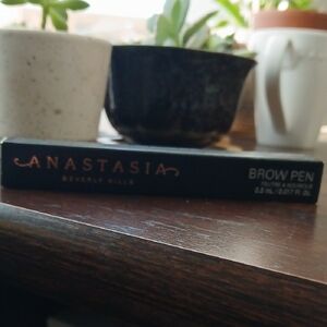 Anastasia Beverly Hills Brow Pen in Black